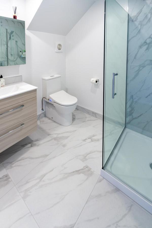Апартаменты Urban Park Escape 2 Bed 2 Bath W/Carpark Крайстчёрч Экстерьер фото